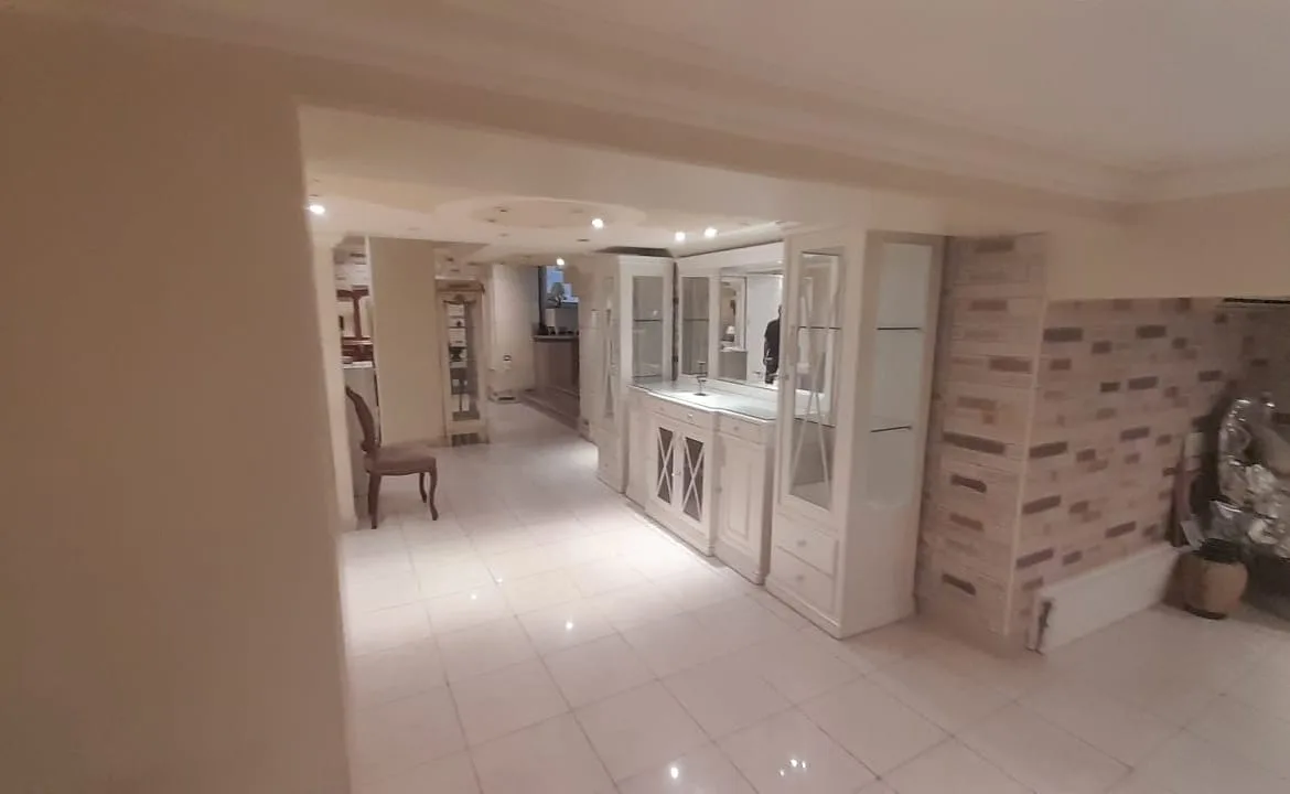 محل للايجار 300م فى المهندسين شارع رئيسى