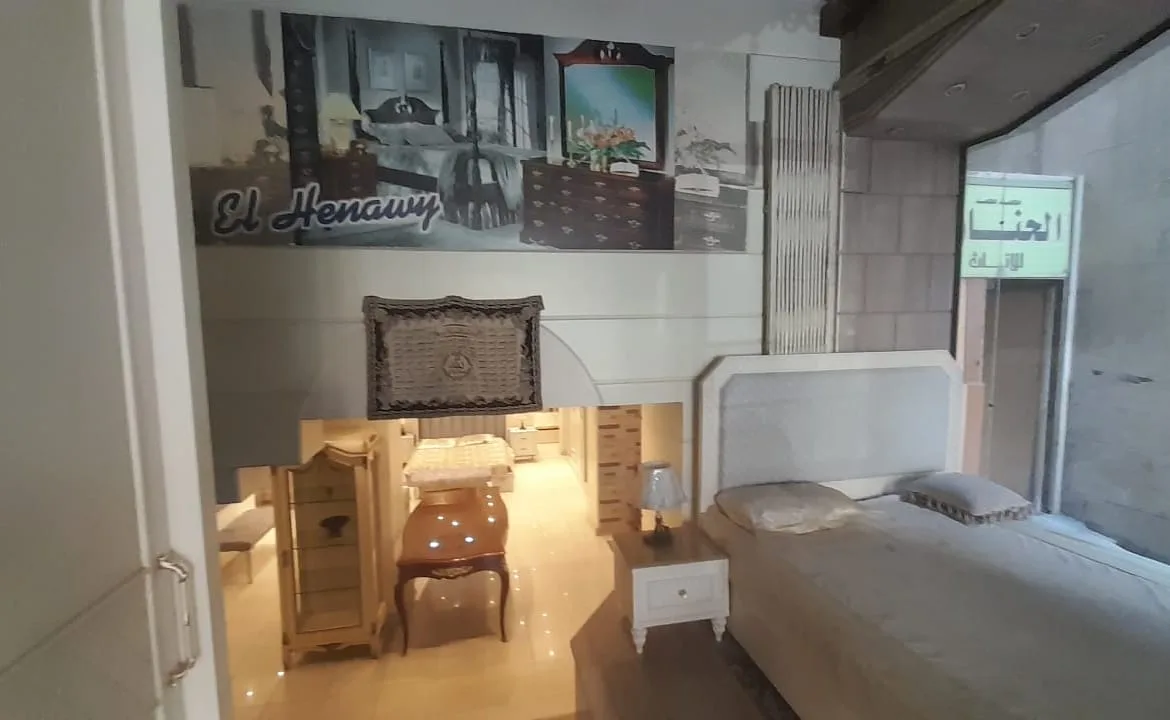 محل للايجار 300م فى المهندسين شارع رئيسى
