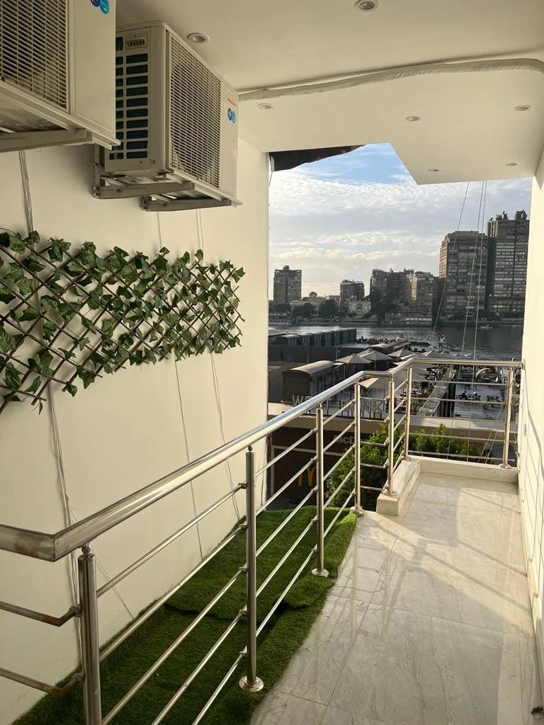 551e5eb4-5f14-4d4b-b2eb-b7f587b56b55 شقة فندقية للبيع على النيل 150م فرش فندقى فيو مباشر