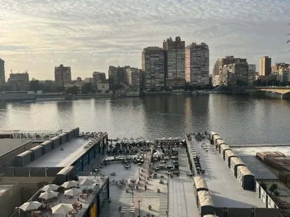 شقة فندقية للبيع على النيل 150م فرش فندقى فيو مباشر
