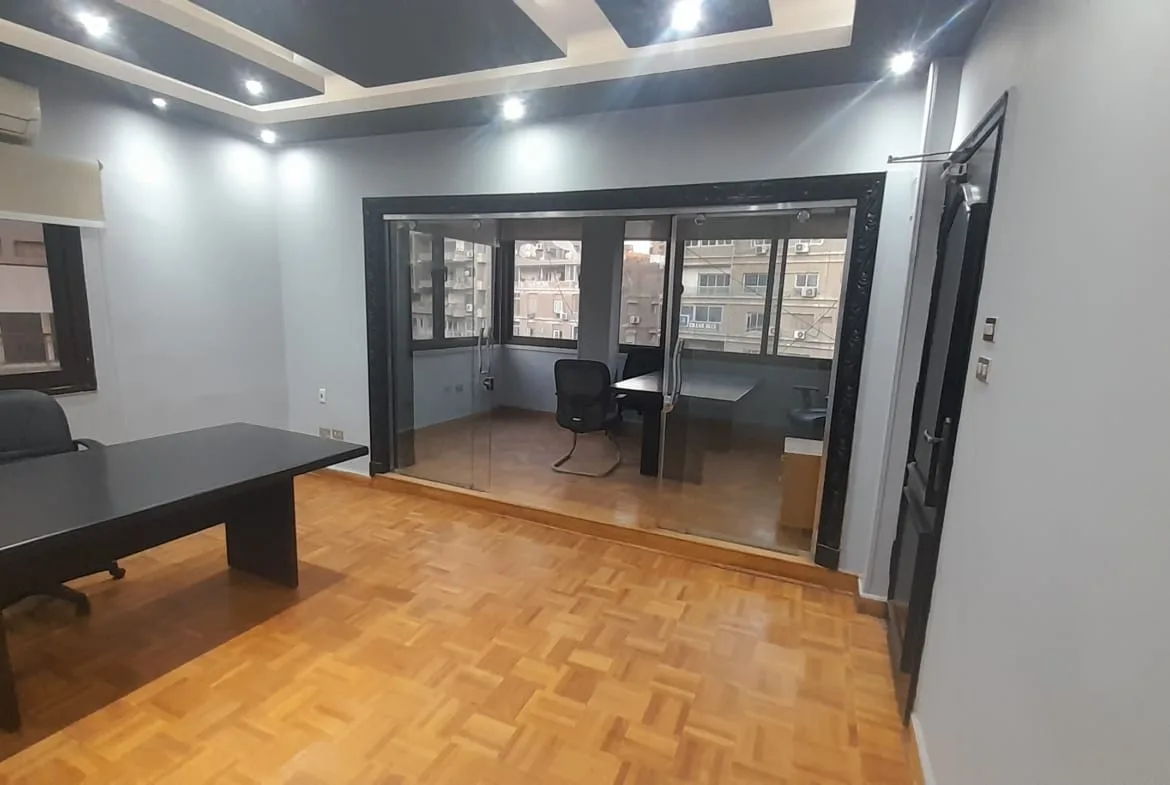 مكتب للإيجار في المهندسين 250م خطوات من جامعة الدول العربية ( مرخص إدارى ) .