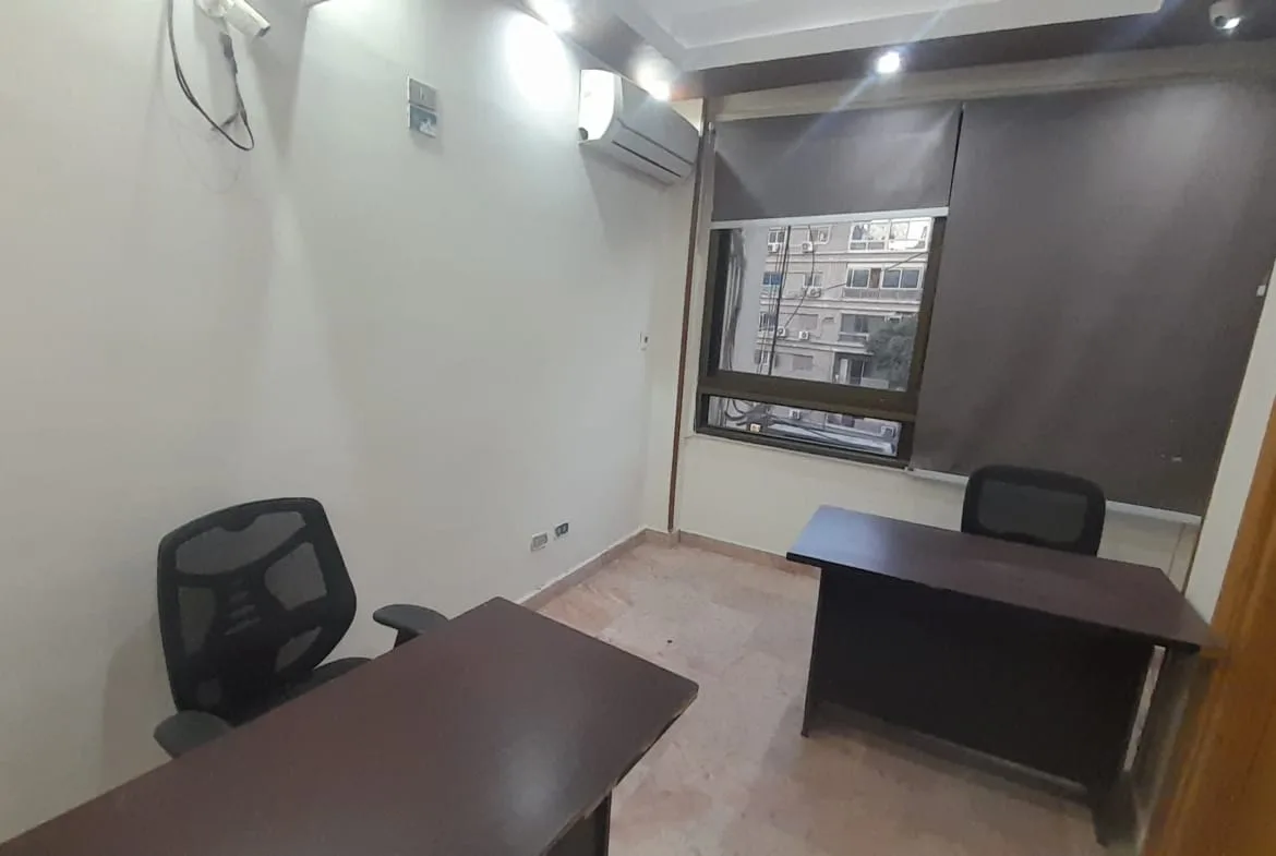 مكتب للإيجار في المهندسين 250م خطوات من جامعة الدول العربية ( مرخص إدارى ) .