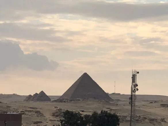 فيلا فاخرة للإيجار 1500 م في قلب الهرم السياحي