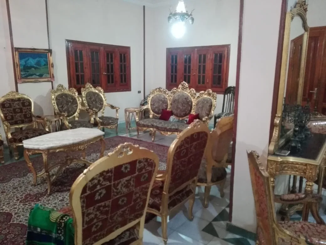 فيلا فاخرة للإيجار 1500 م في قلب الهرم السياحي