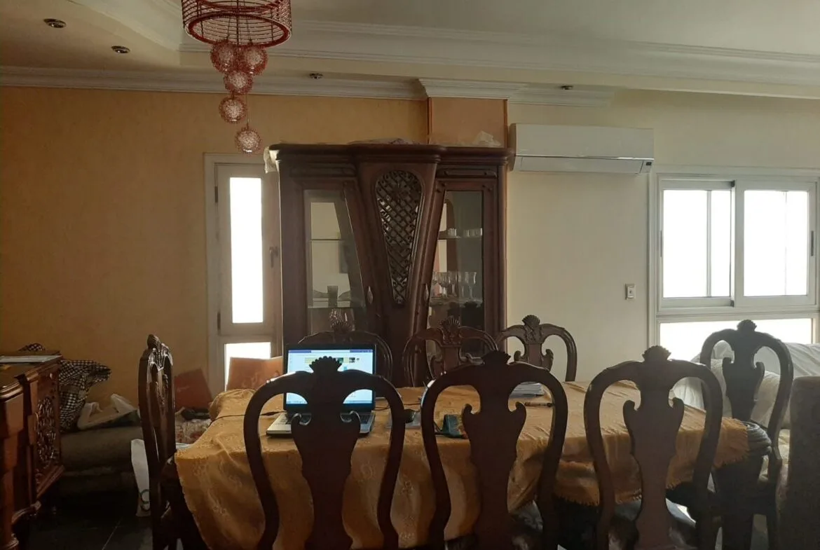 شقة راقية للإيجار مفروشة بالكامل بالتجمع الخامس للتواصل 01021995598