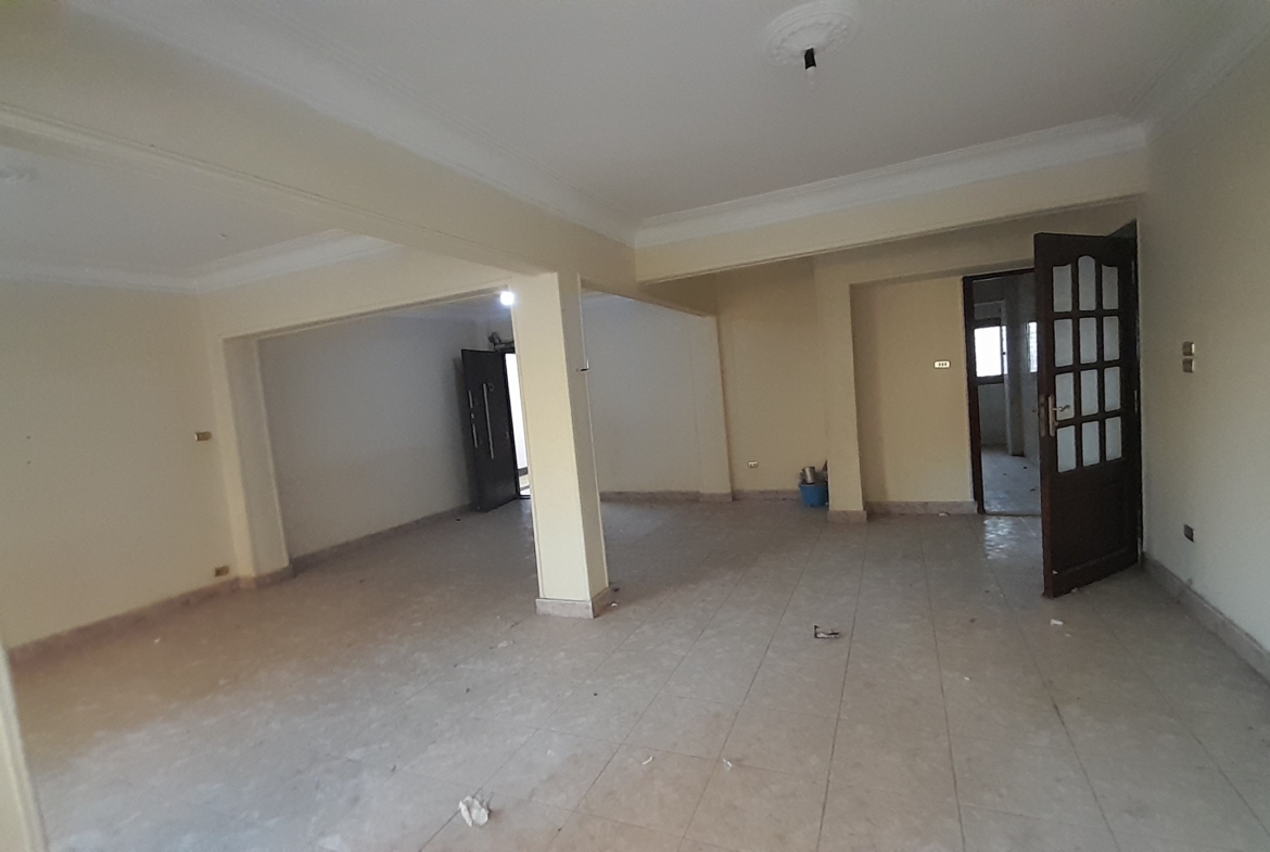 شقة بدون فرش للإيجار في المهندسين  120م في  شارع جامعة الدول الرئيسي ( بدون مصعد ) .