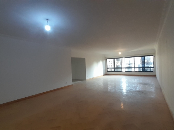 شقة للبيع في المهندسين 230م خطوات من شارع سليمان أباظة ( موقع مميز ) .