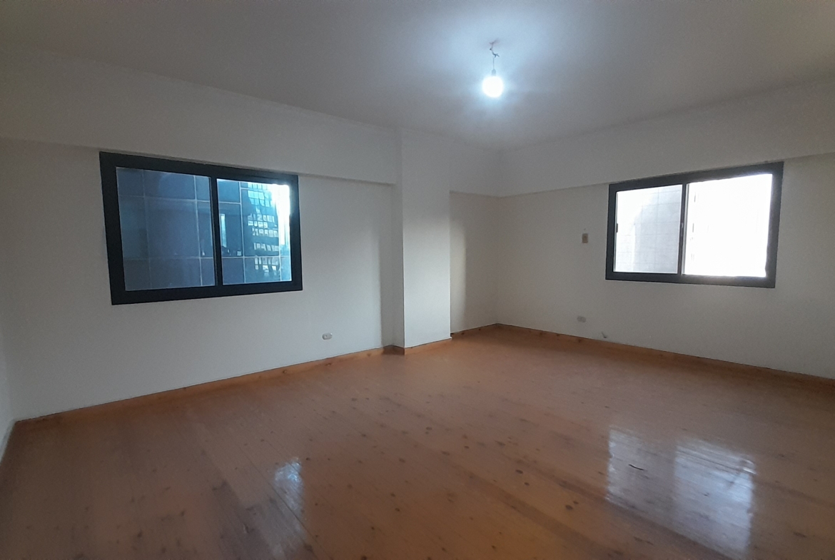شقة للبيع في المهندسين 230م خطوات من شارع سليمان أباظة ( موقع مميز ) .