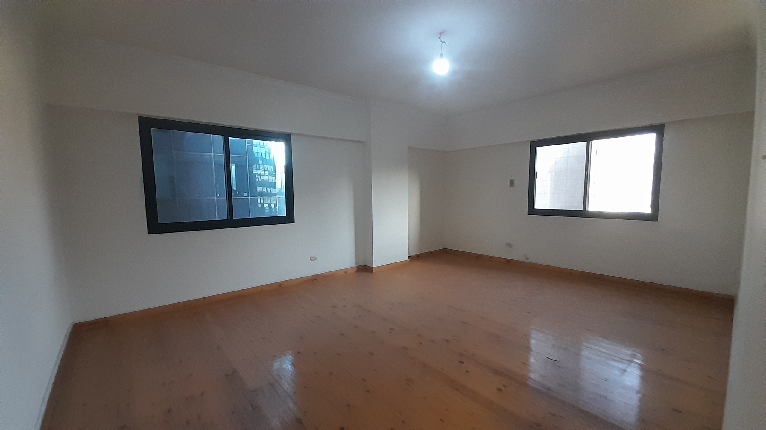 شقة للبيع في المهندسين 230م خطوات من شارع سليمان أباظة ( موقع مميز ) .