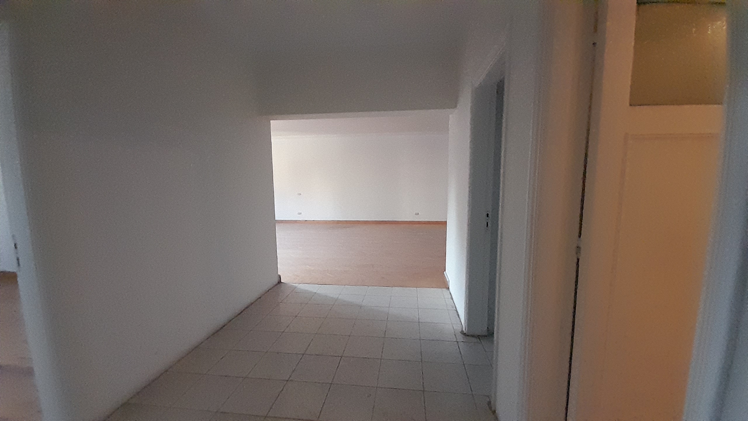 شقة للبيع في المهندسين 230م خطوات من شارع سليمان أباظة ( موقع مميز ) .