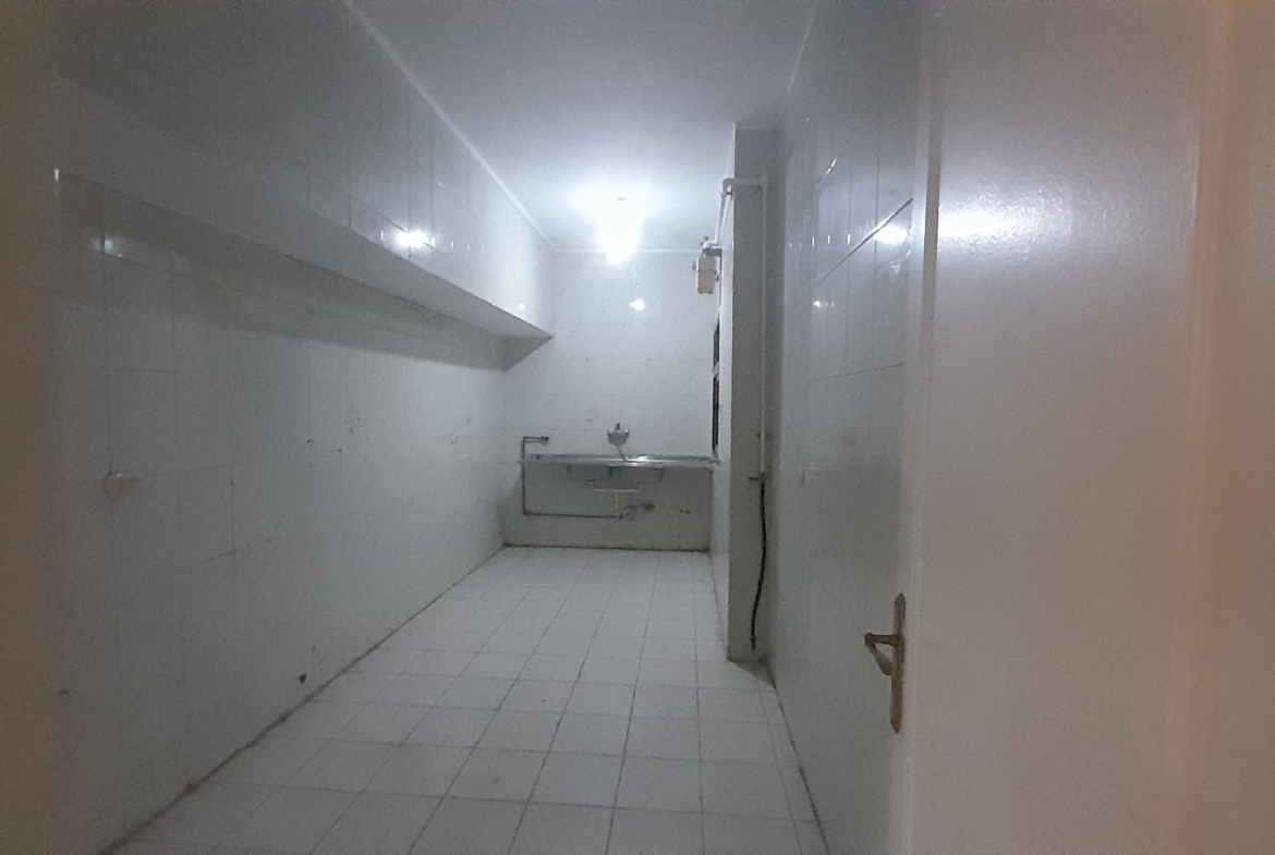 شقة للبيع في المهندسين 230م خطوات من شارع سليمان أباظة ( موقع مميز ) .