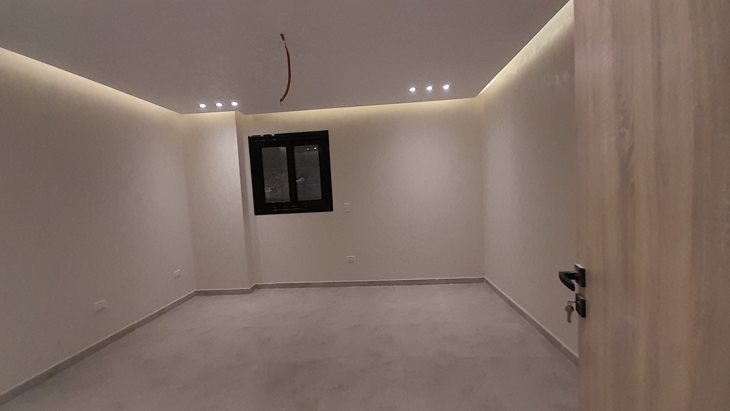شقة للبيع  بالتقسيط  في العجوزة 140م قرب مطعم نعمه عمارة جديدة  ( أول سكن ) .