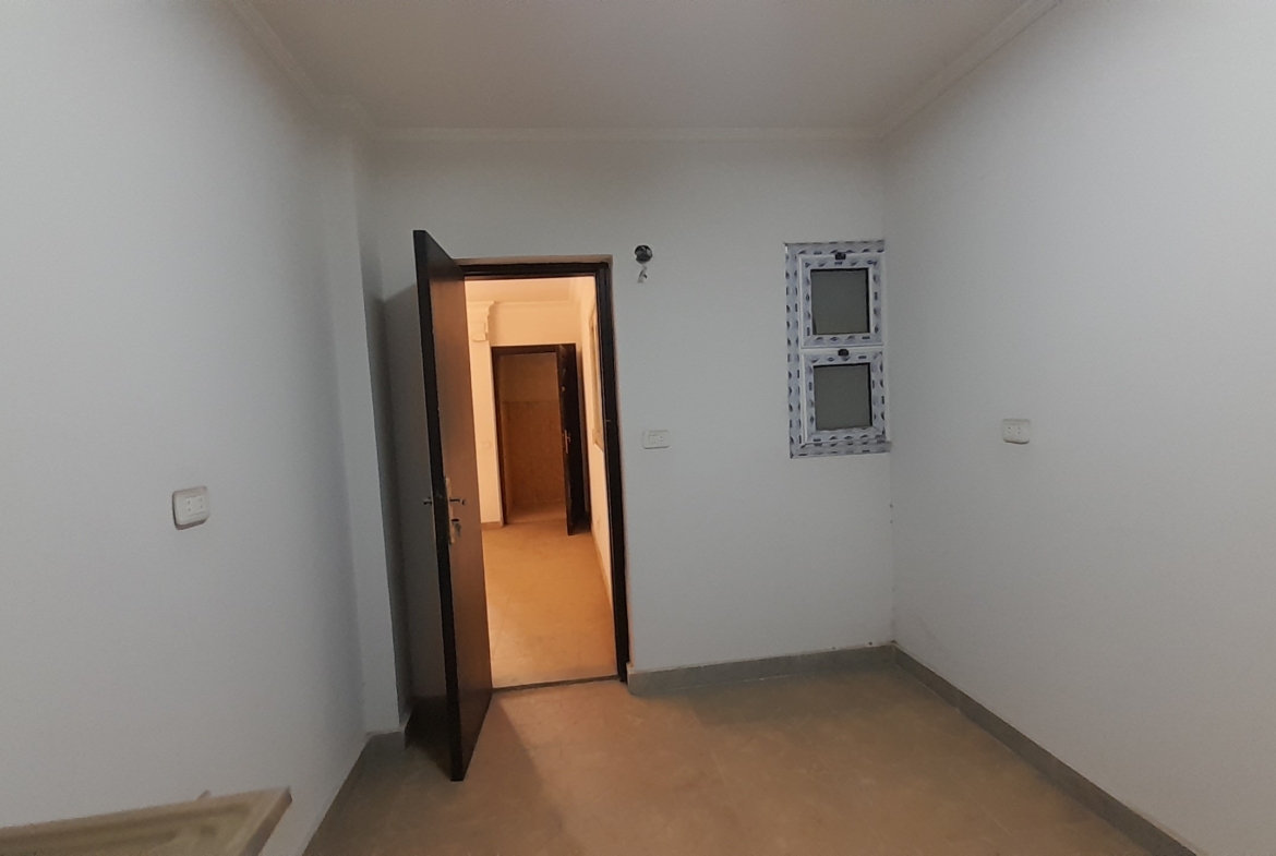 شقة للبيع في المهندسين 140م شارع جامعة الدول الرئيسي موقع متميز .