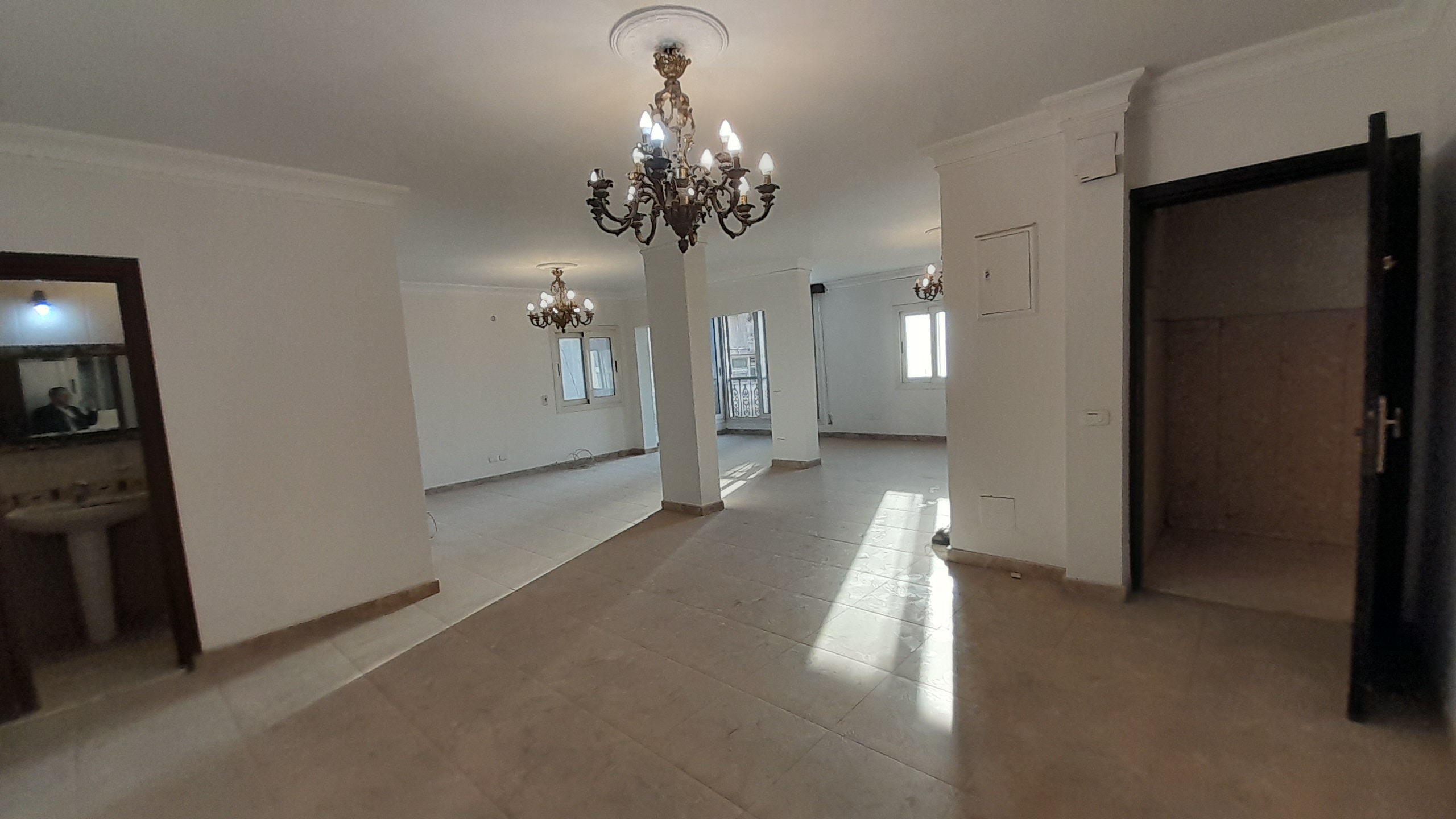 شقة للبيع في المهندسين 140م شارع جامعة الدول الرئيسي موقع متميز .
