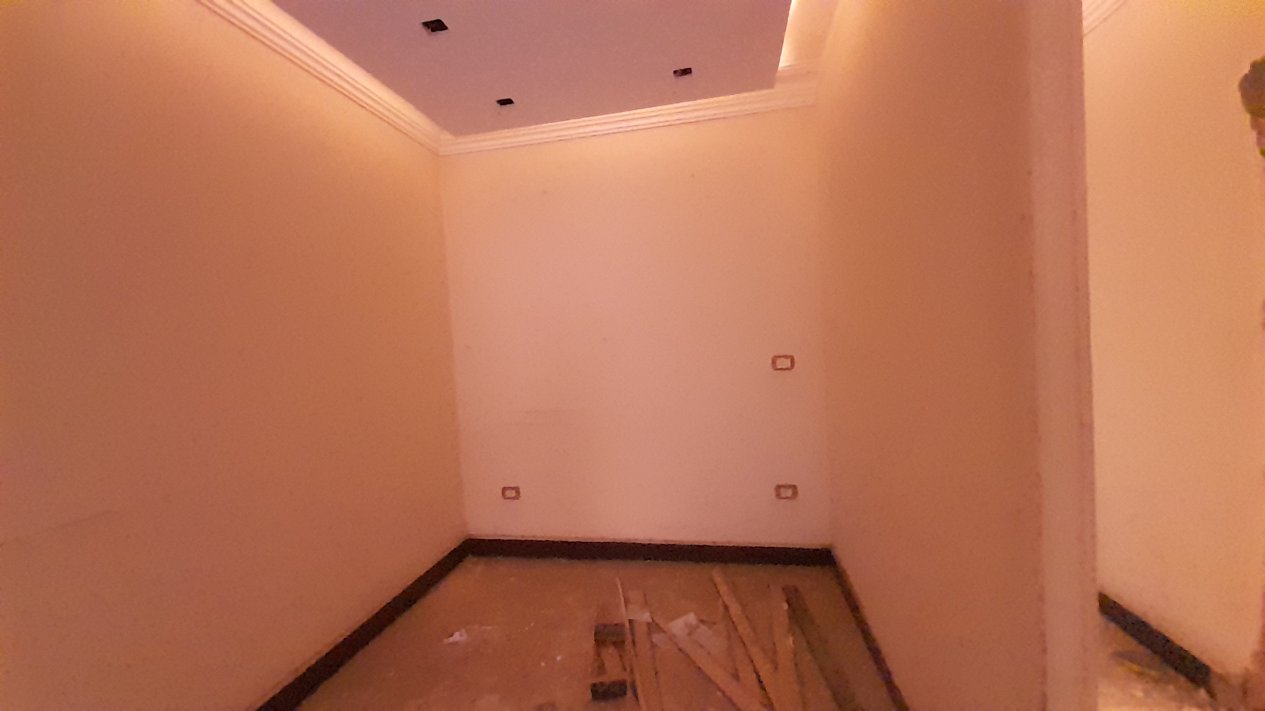شقة للبيع في المهندسين 300م في شارع الثورة الرئيسى بفيو رائع (11) شقة للبيع في المهندسين 300م في شارع الثورة الرئيسى بفيو رائع .