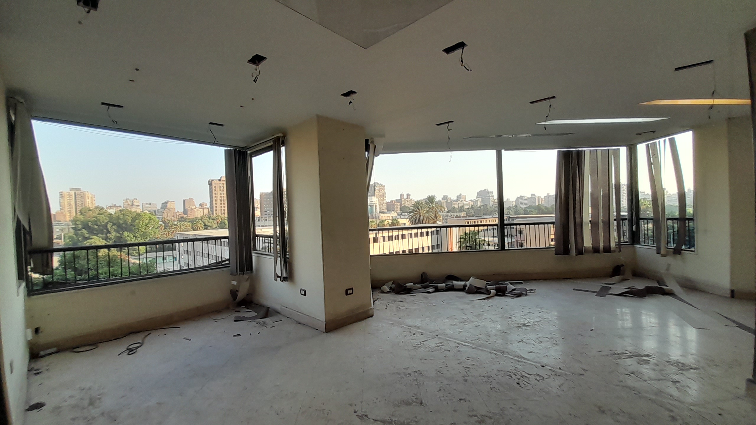 شقة للبيع في المهندسين 300م في شارع الثورة الرئيسى بفيو رائع (6) شقة للبيع في المهندسين 300م في شارع الثورة الرئيسى بفيو رائع .