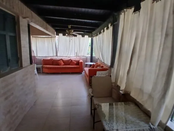 شقة مفروشة للإيجار في المهندسين 220م في تفرعات البطل أحمد عبد العزيز إيجار سنوي فقط  .