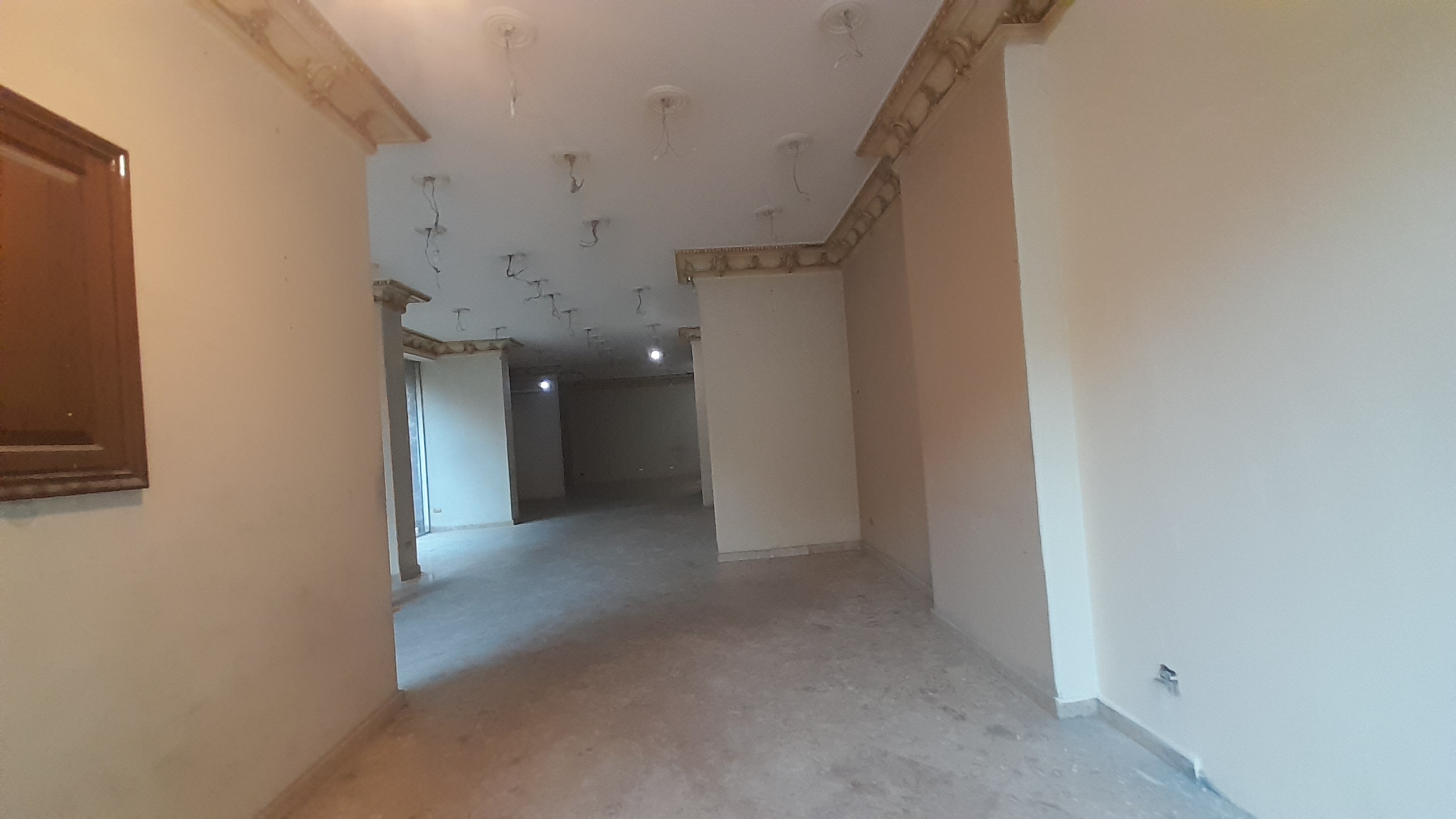 محل للإيجار في المهندسين 200م  يصلح لكافة الأنشطة  في شارع رئيسي موقع مميز .
