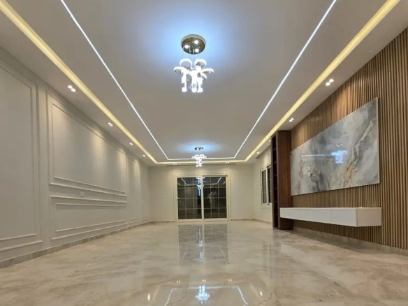 شقة للبيع في المهندسين  150م في شارع سوريا الرئيسي ( تشطيب حديث ) .