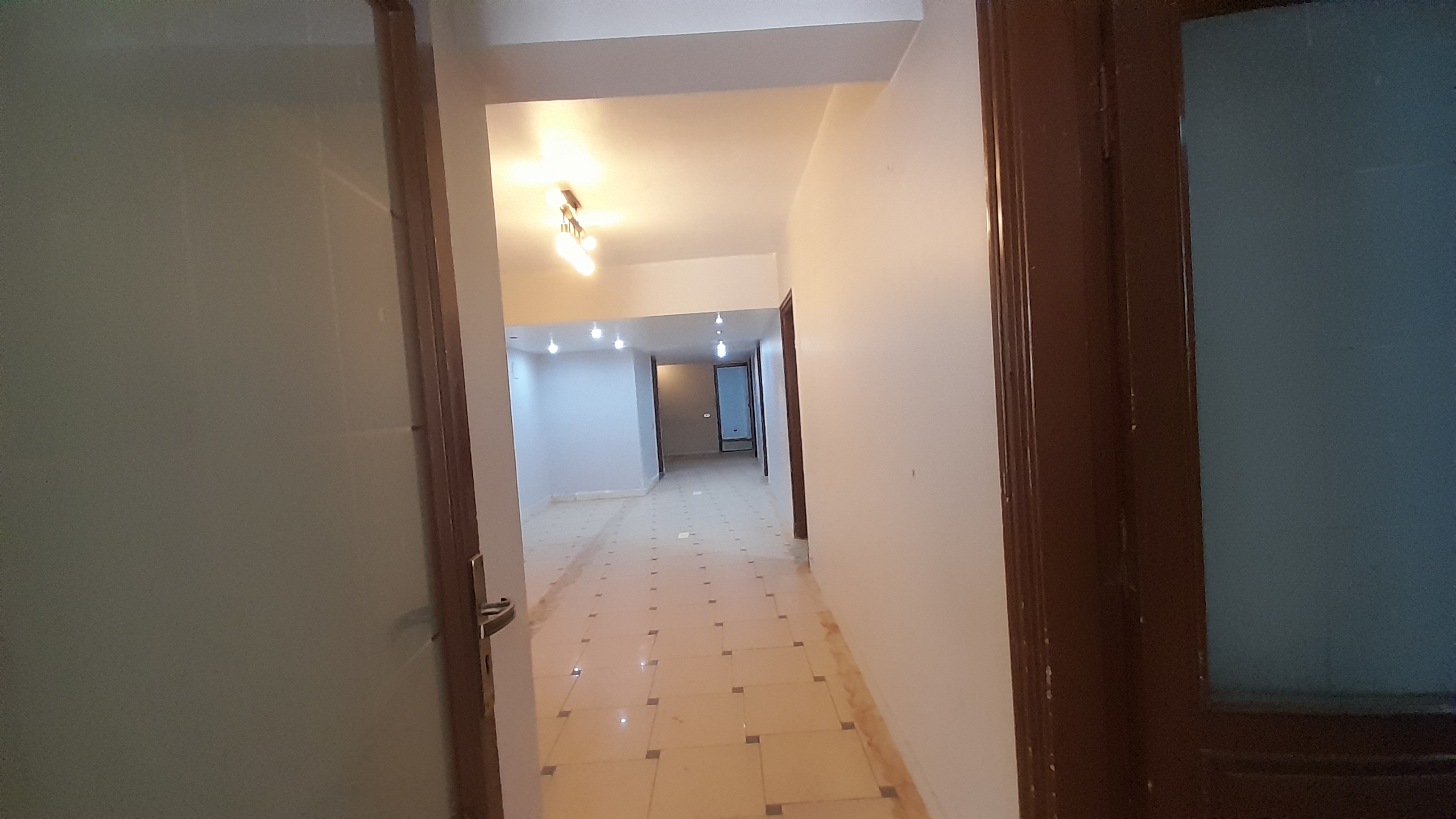 محل للبيع في المهندسين 200م في شارع رئيسى سوبر لوكس (6) محل للبيع في المهندسين مربع نادى الصيد 210م سوبر لوكس .