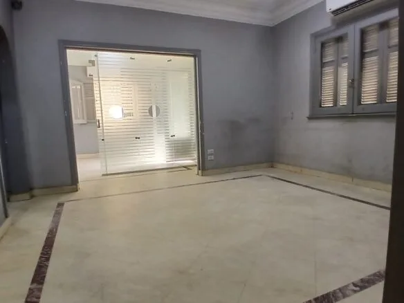مكتب للإيجار في المهندسين 220م في شارع جامعة الدول الرئيسى  برايم لوكيشن    .
