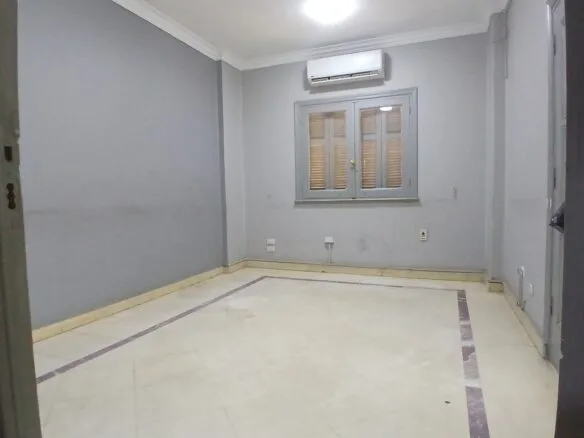 مكتب للإيجار في المهندسين 220م في شارع جامعة الدول الرئيسى  موقع ممتاز .