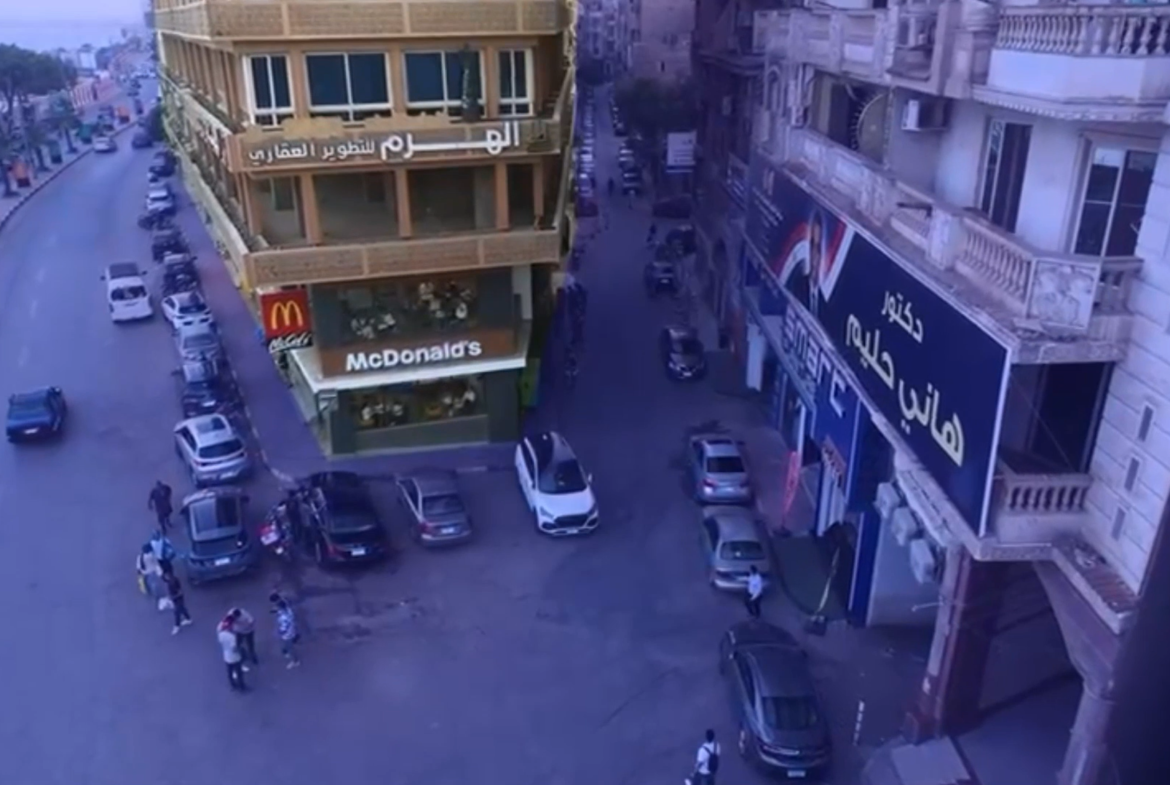 محل 150متر للايجار بسوهاج شارع الجمهوريه خلف مطعم ماكدونالدز
