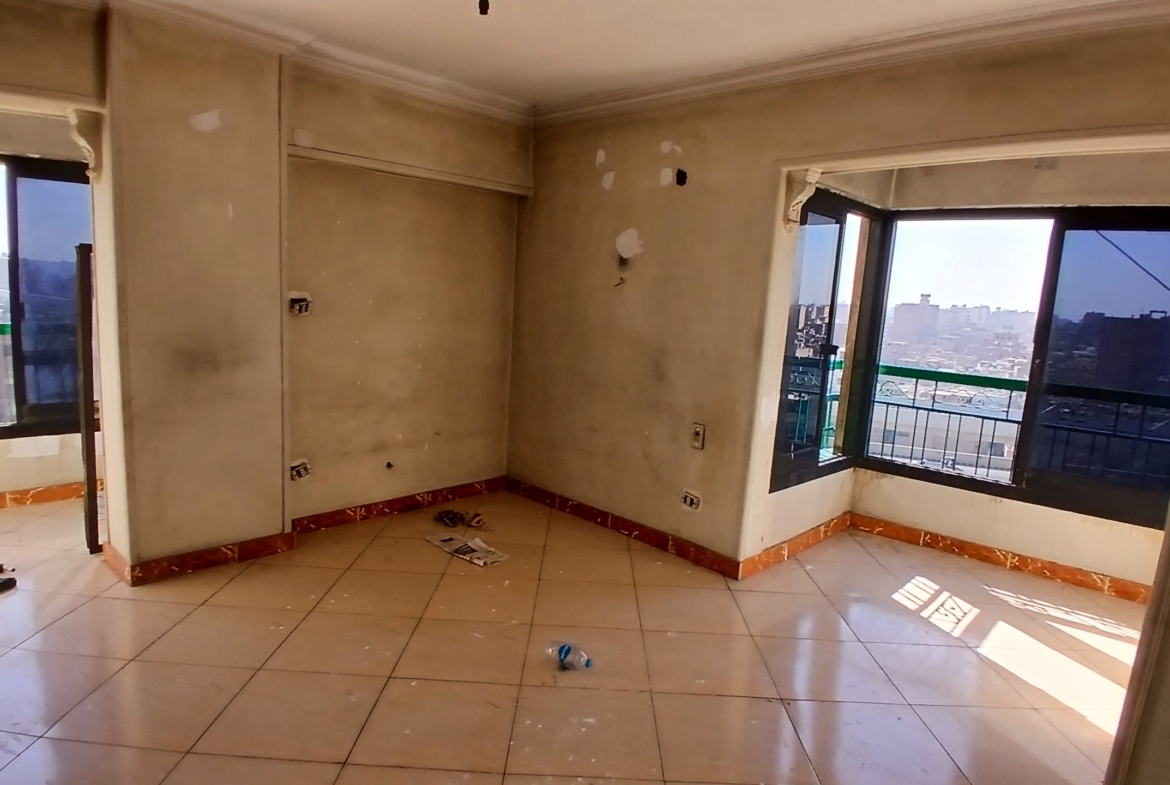 شقة للبيع  فى المهندسين 160م شارع السودان الرئيسى غير مجروحة