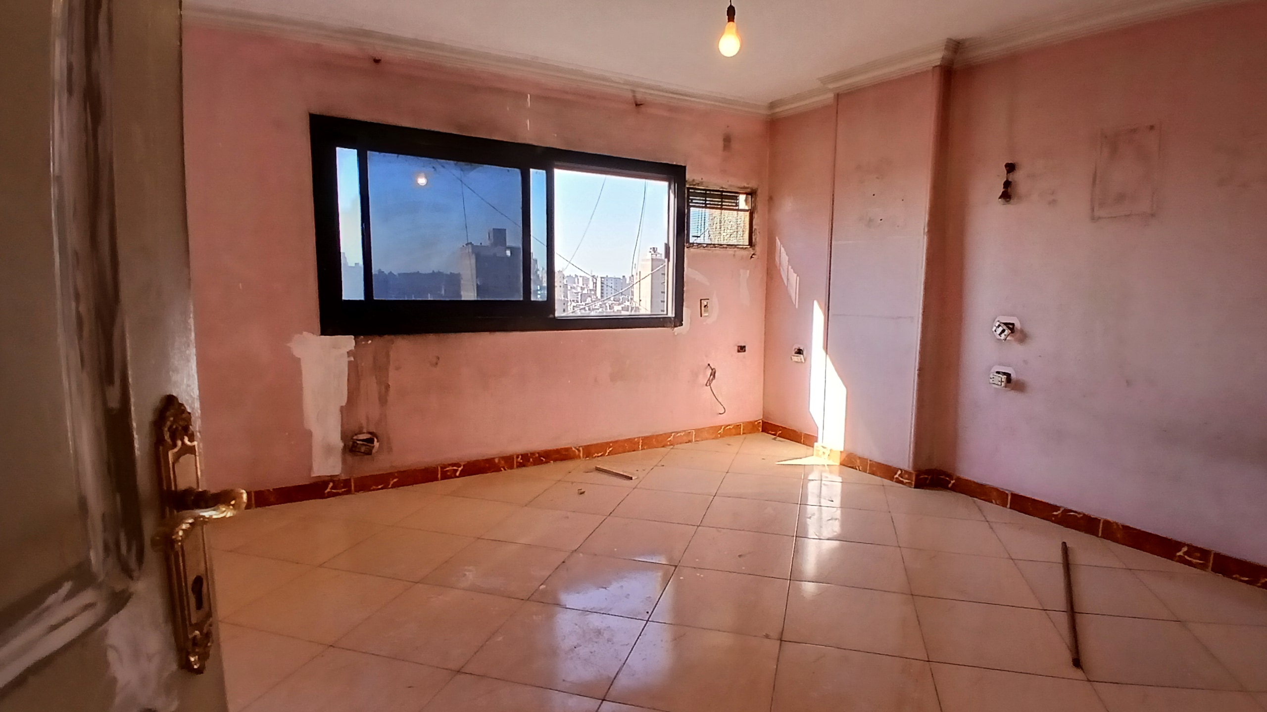 شقة للبيع  فى المهندسين 160م شارع السودان الرئيسى غير مجروحة