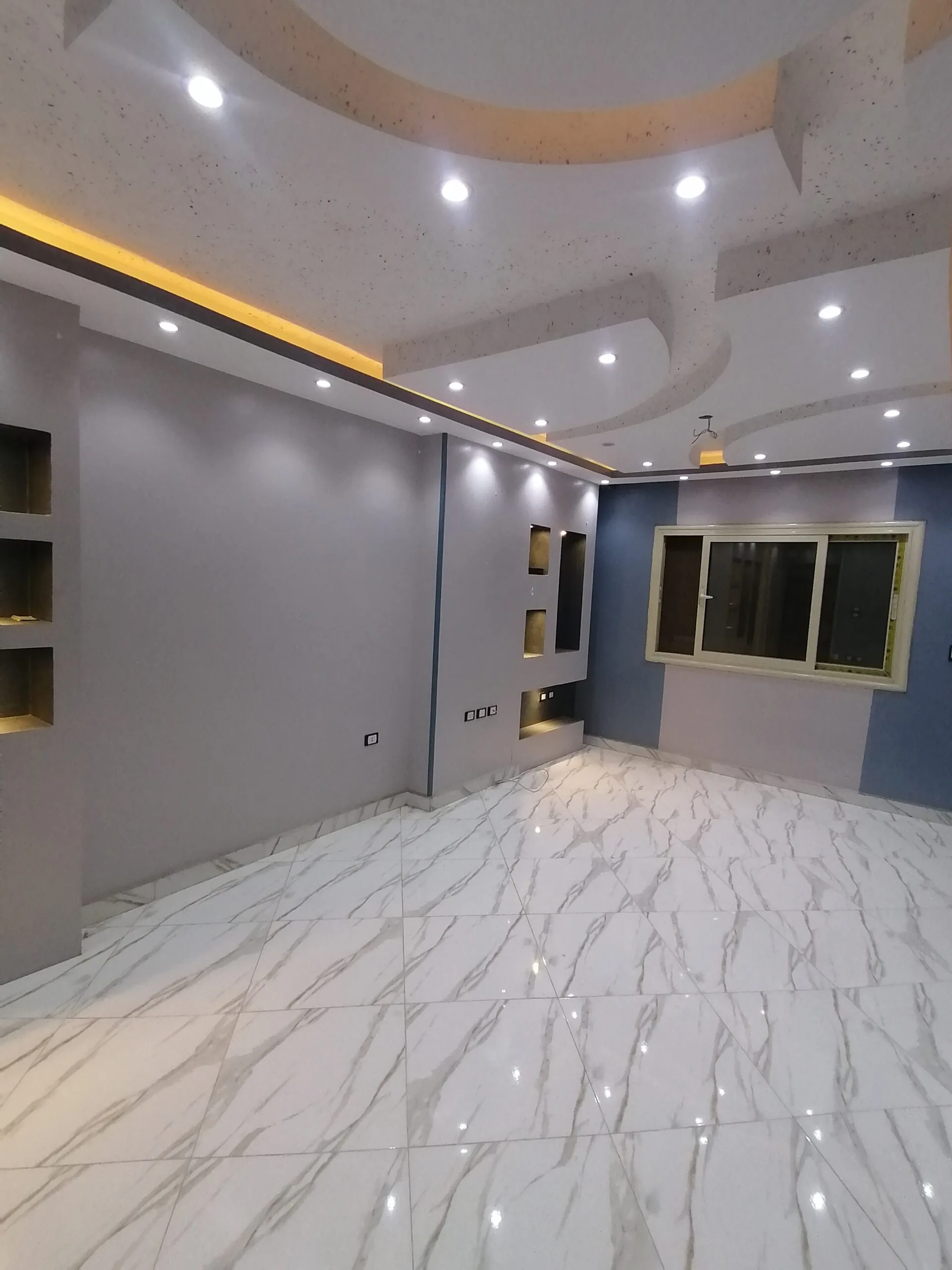 IMG_20250529_194046 شقة بموقع مميز بجوار النادي تشطيب مهندس ديكور بمطبخ جديد وموقد بلت ان إيطالى جديد وسخان كهربائى جديد