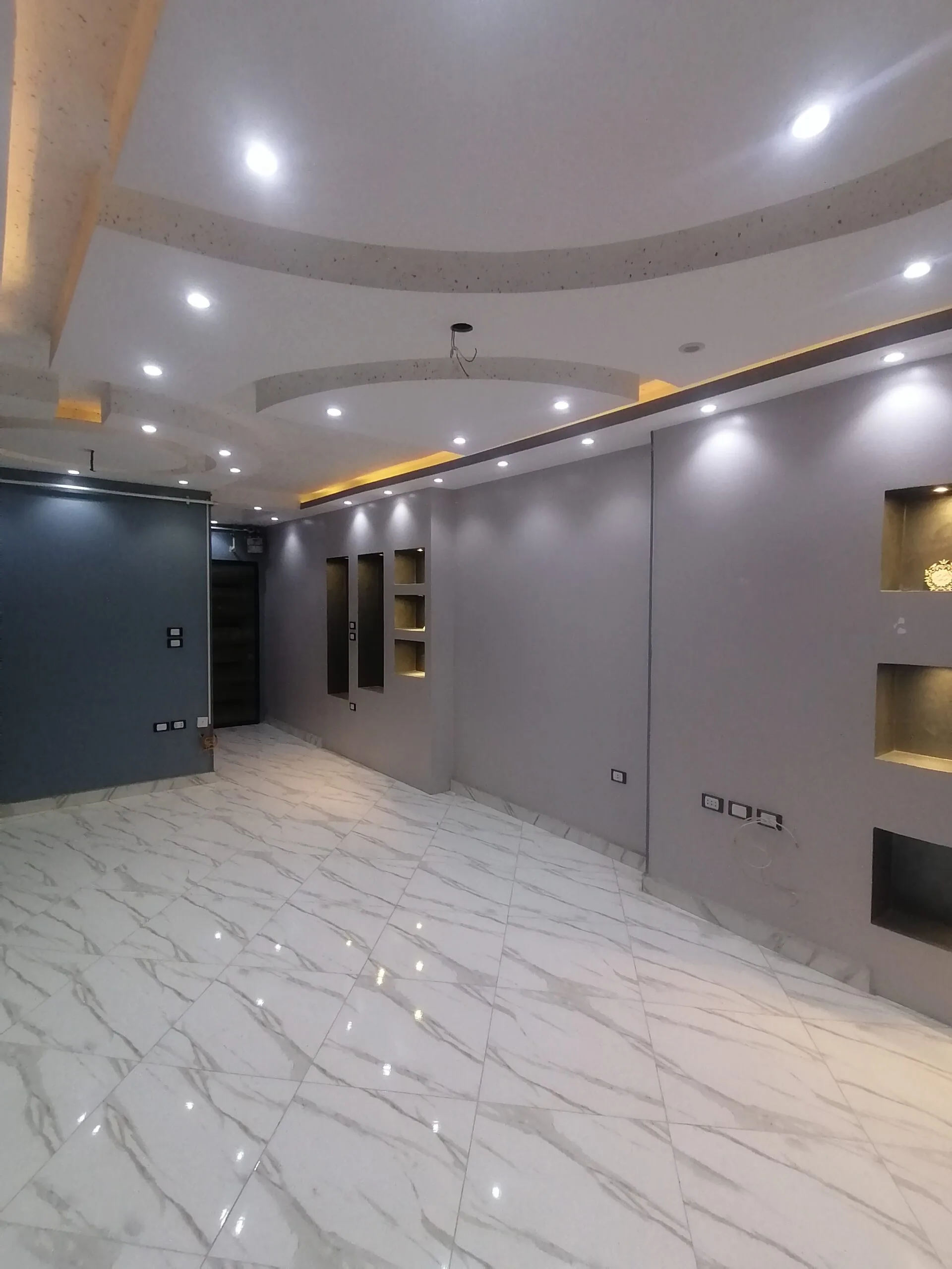 IMG_20250623_183431 شقة بموقع مميز بجوار النادي تشطيب مهندس ديكور بمطبخ جديد وموقد بلت ان إيطالى جديد وسخان كهربائى جديد