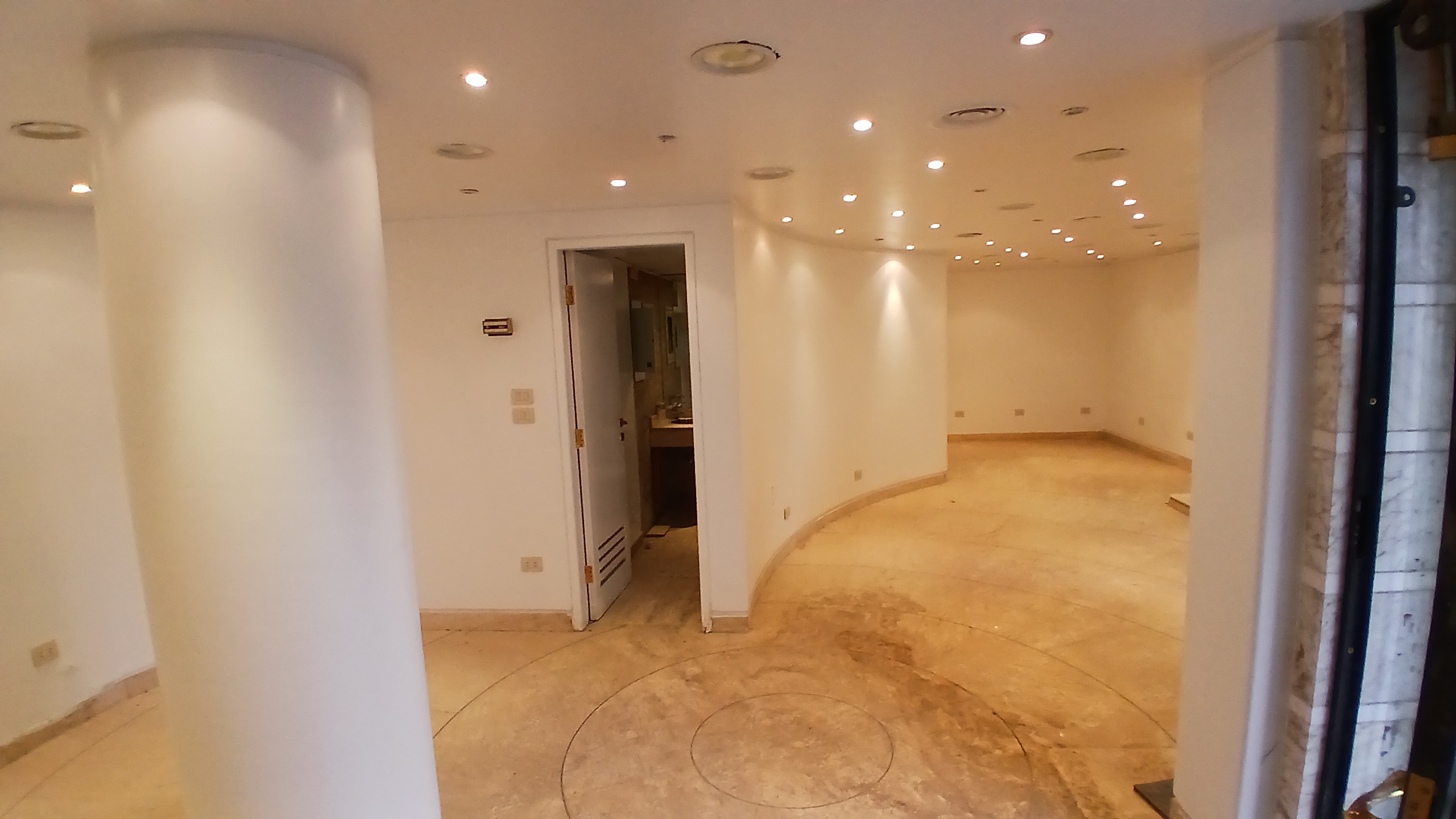 محل للبيع في المهندسين 73,5م قرب المترو و شارع رئيسى (6) محل للبيع في المهندسين 73,5م قرب المترو و شارع رئيسى