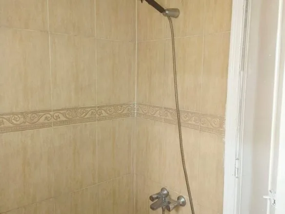 شقة للبيع بالعفش و 3 تكييف عمارات التوفيق -مدينة نصر