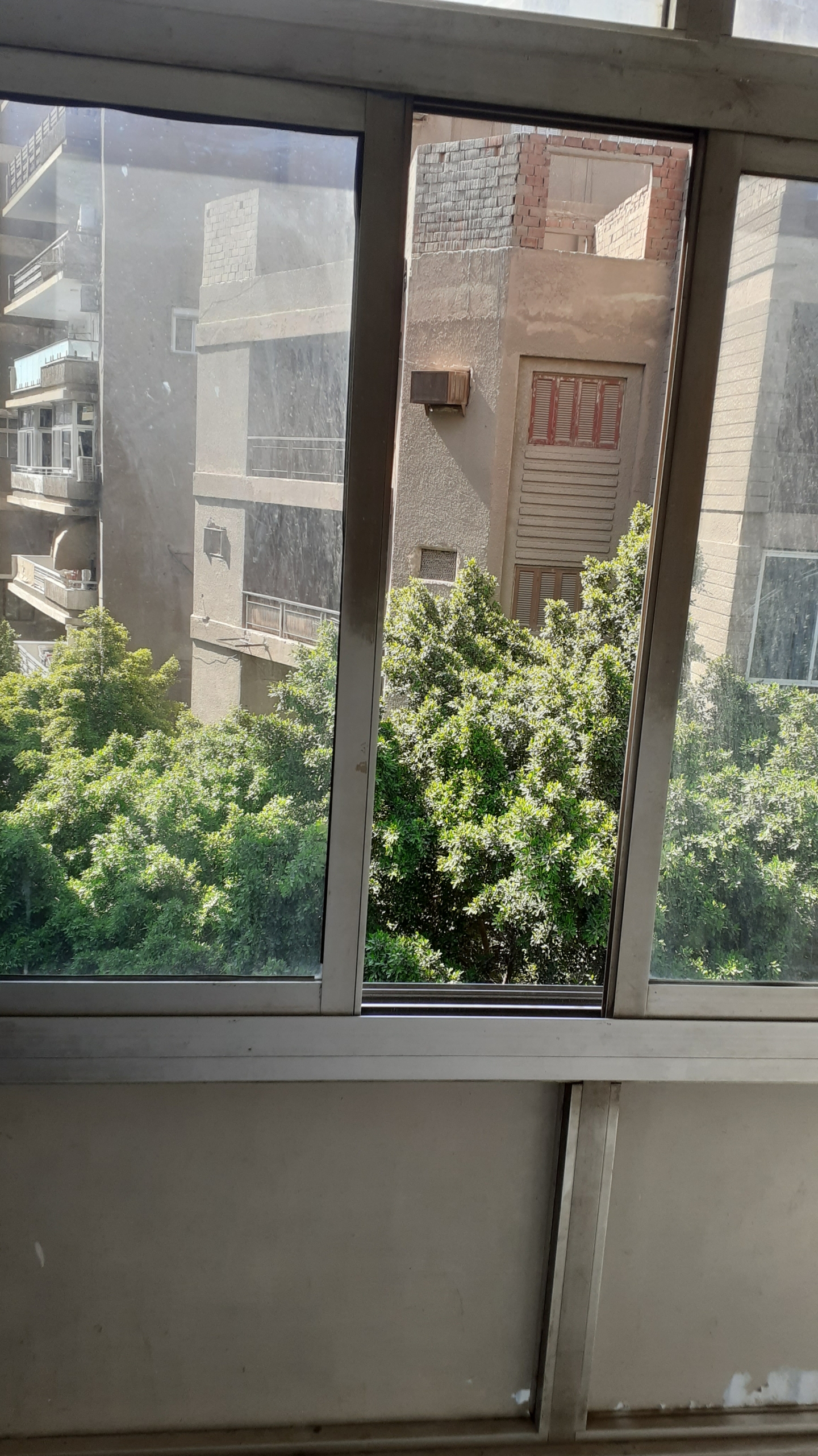 شقة للبيع فى المهندسين  200م  تفرع  شارع شهاب الرئيسى  ( عمارة مدخلها شيك  )  .