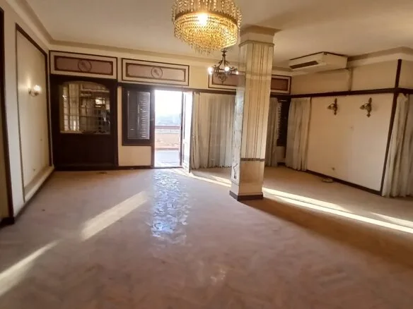 مكتب للإيجار في المهندسين 375م شارع جامعة الدول العربية الرئيسى ( فيو رائع )  .