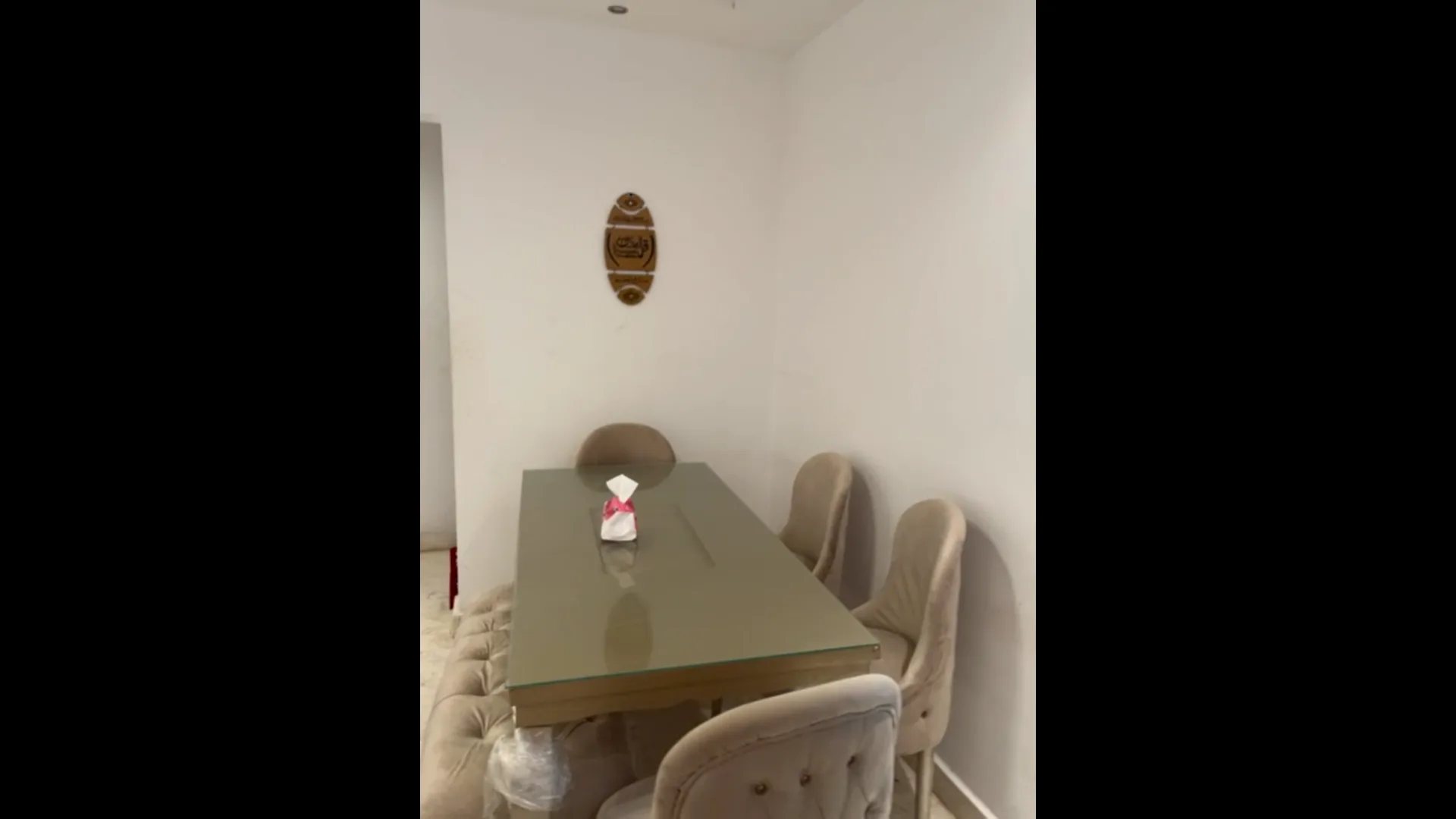 Screenshot (1099) شقه للبيع في المعادي كمبوند كاونتي على طريق الدائري بعد كارفور المعادي المساحة 102 متر مربع غرفتين + صالة + حمامين + مطبخ تكيف في الغرف و الصاله الكمباوند مجمع فاخر