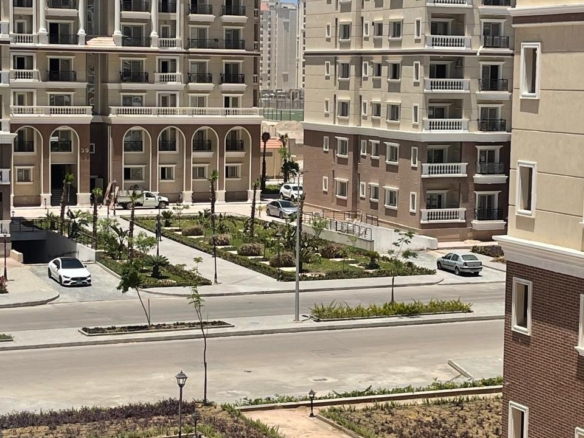 شقة للايجار بكمباوند صوارى بقلب الاسكندرية وبجوار الجامعات