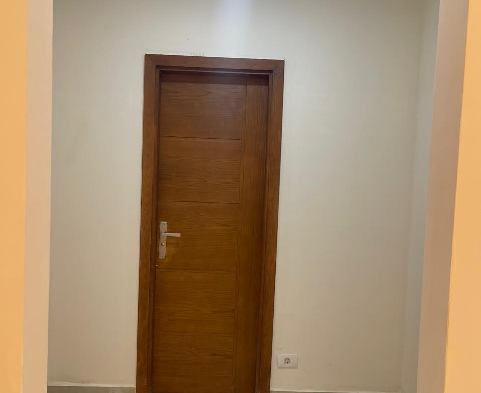 شقة للايجار بكمباوند صوارى بقلب الاسكندرية وبجوار الجامعات