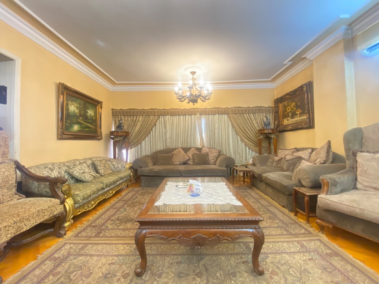 شقة للبيع فى المهندسين 158م قرب شارع شهاب الرئيسى ( تشطيب كلاسيكى رائع ) (3) شقة للبيع فى المهندسين 198م قرب شارع شهاب الرئيسى ( تشطيب كلاسيكى رائع ) .