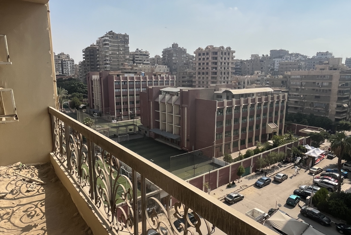 شقة لقطه 175 م بالمربع الذهبي مدينة نصر مميزة واجهة غير مجروحة بالكامل اطلالة على حدائق وملاعب
