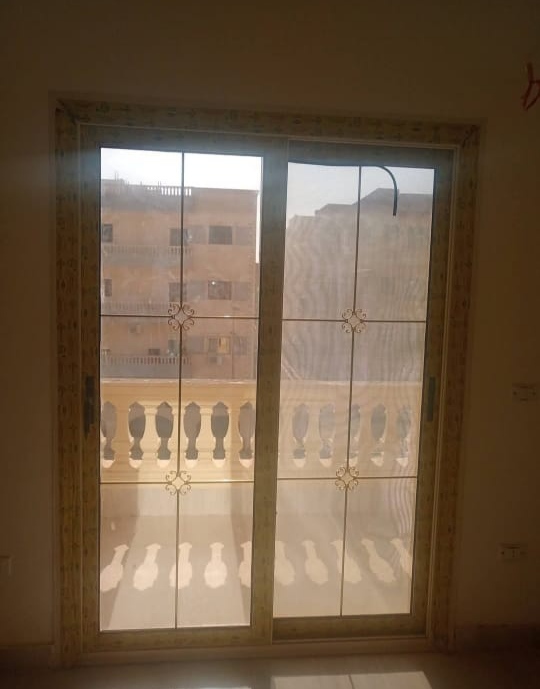 شقة مميزة 🏡للبيع فى حى تاسع بالعبور 170م بحرى بالكامل