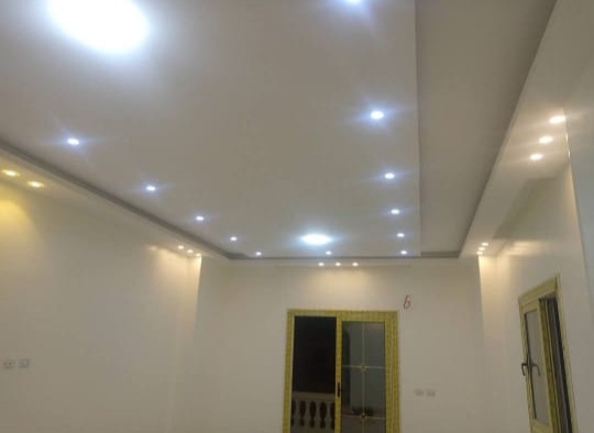 شقة مميزة 🏡للبيع فى حى تاسع بالعبور 170م بحرى بالكامل