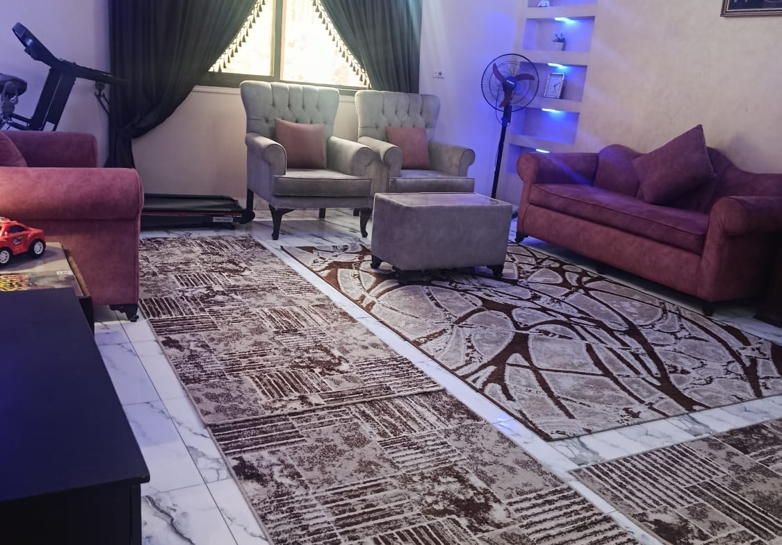 شقة للبيع 240 م بموقع راقي بمنطقة ناصر الثورة بين فيصل و الهرم