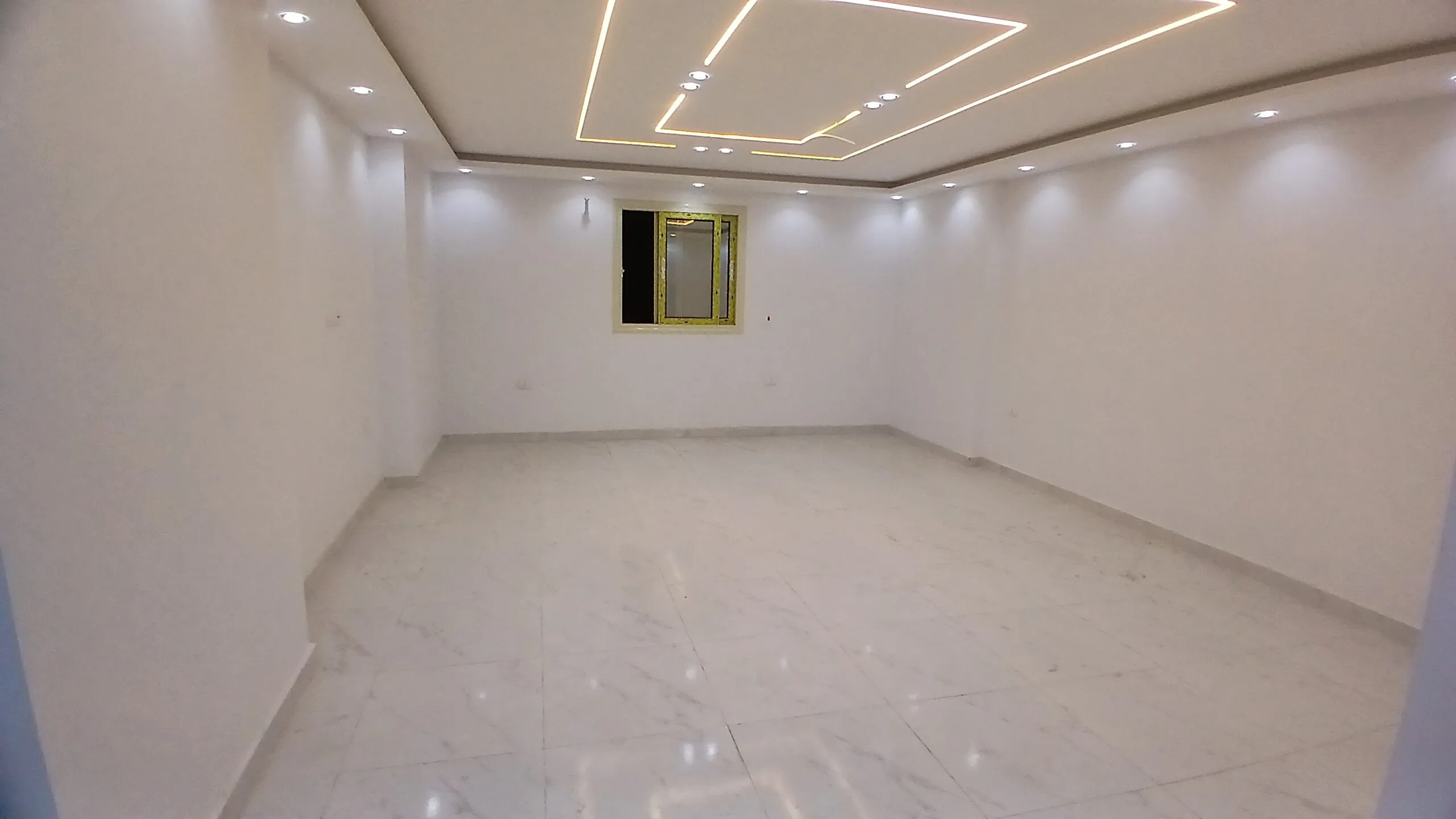 مكتب للإيجار فى المهندسين 180م خطوات من شارع البطل أحمد عبد العزيز هاى لوكس (1) مكتب للإيجار فى المهندسين 180م خطوات من شارع البطل أحمد عبد العزيز هاى لوكس .