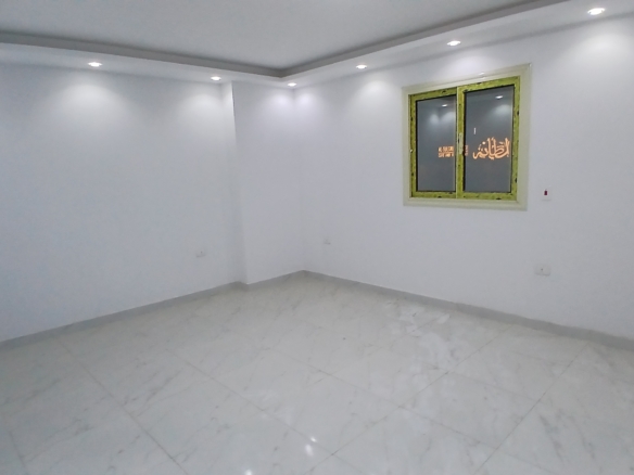 مكتب للإيجار فى المهندسين 180م خطوات من شارع البطل أحمد عبد العزيز هاى لوكس .