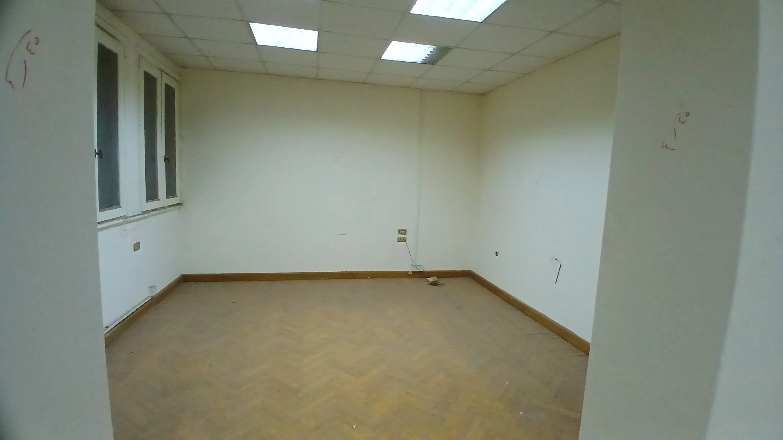 Apartment for sale in Southern Zamalek, 220 sqm, registered, and located just 5 minutes from the Nile—an excellent opportunity for administrative (10) شقة للبيع فى الزمالك القلبية 220م مسجلة وتبعد 5 دقائق فقط عن النيل (للإستثمار الإداري المتميز ) .