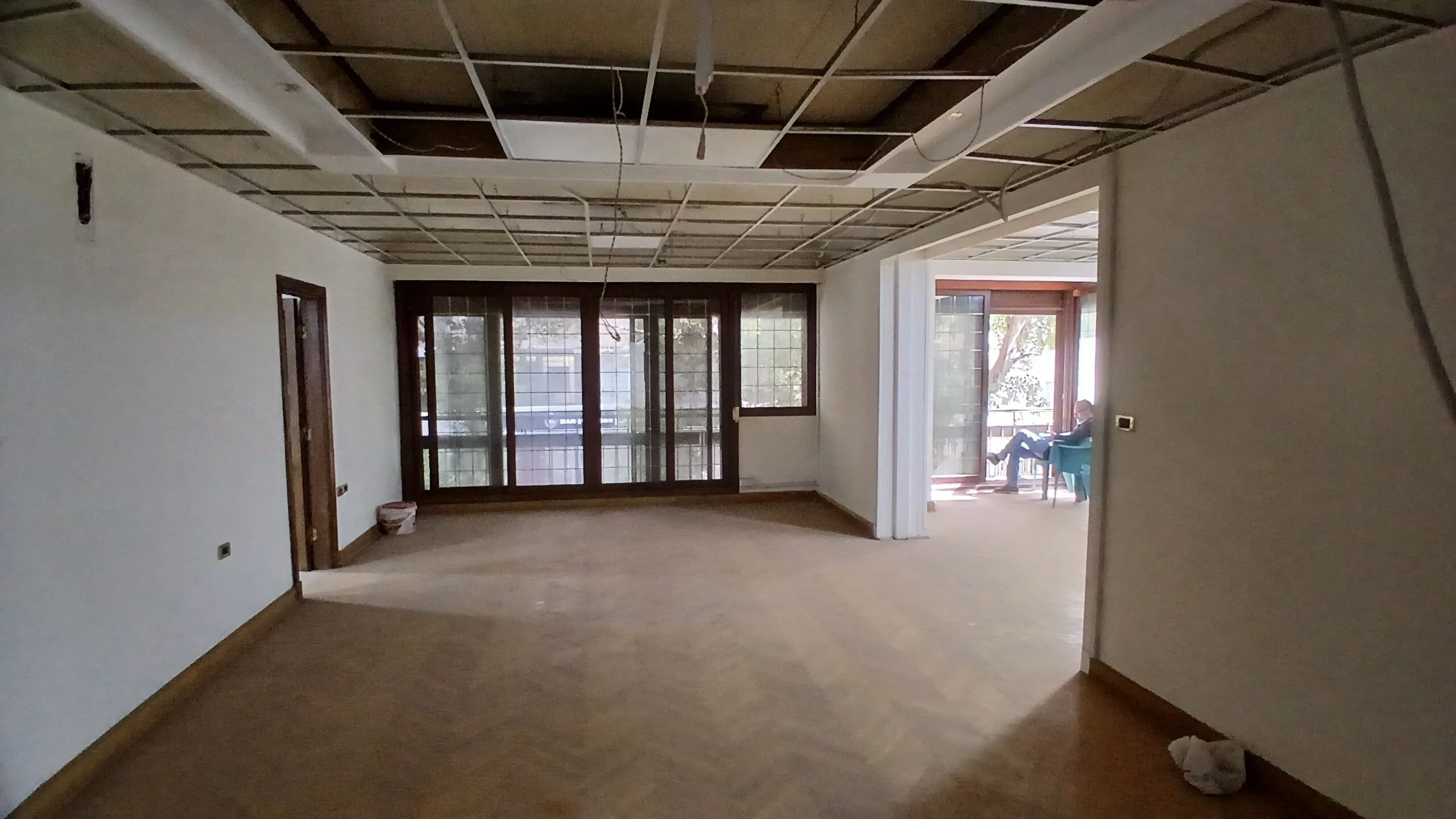 Office for sale in Southern Zamalek, 220 sqm, registered, and located just 5 minutes from the Nile—an excellent opportunity for administrative investment (3) مكتب للبيع فى الزمالك القلبية 220م مسجلة وتبعد 5 دقائق فقط عن النيل (للإستثمار الإداري المتميز ) .