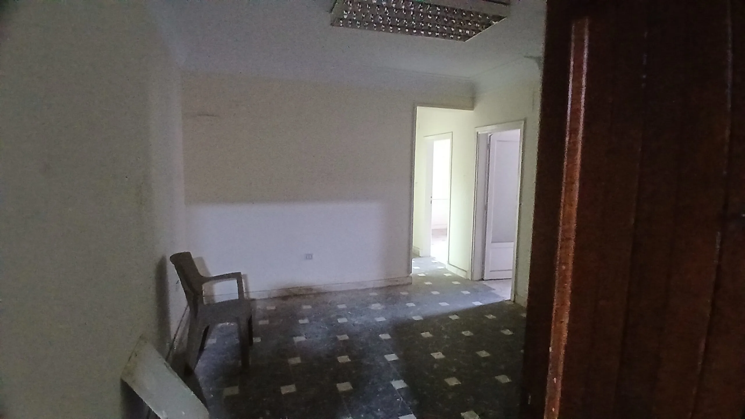 شقة للبيع فى الزمالك القلبية 160م مسجلة تطل على حديقة سفارة  (للإستثمار الإداري المتميز )    .